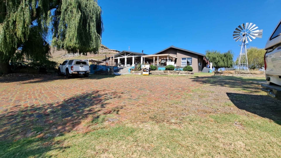 8 Bedroom Property for Sale in Clarens Free State